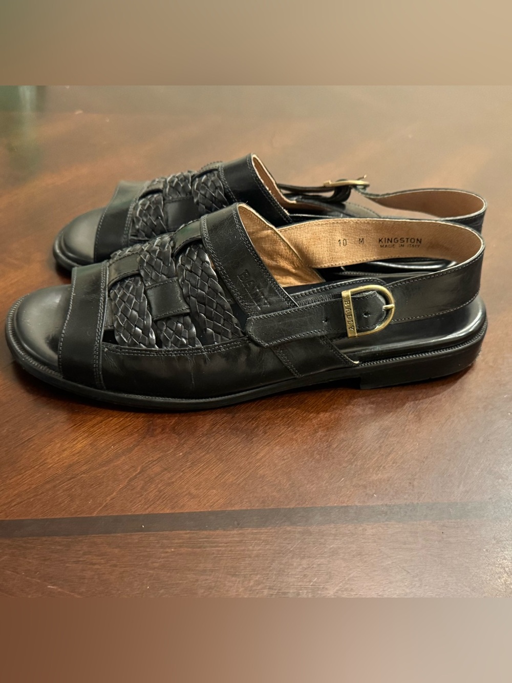 Bally "Kingston" black leather fisherman sandals, handcrafted in Italy. 🇮🇹